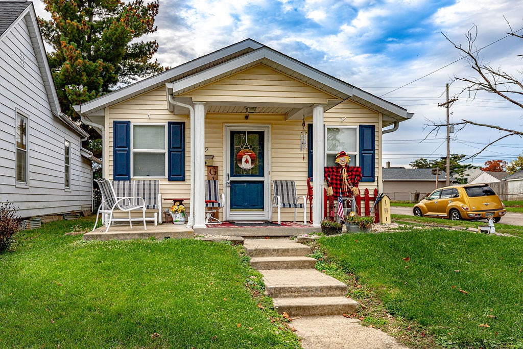 For Sale 719 Cereal Ave, Hamilton, OH 45013 3 Beds / 2 Full Baths